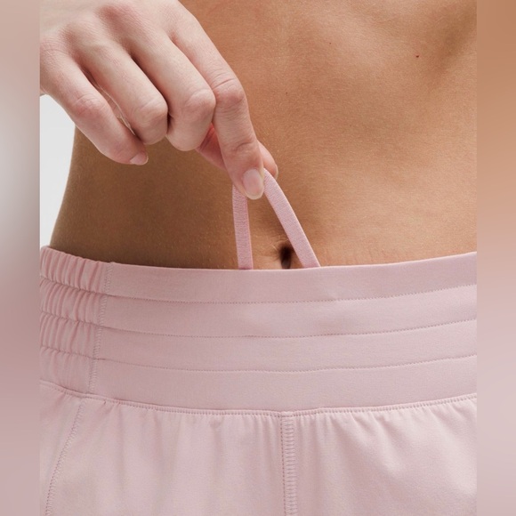 Lululemon Hottie Hit High Rise 4” Short in Pink Haze - Picture 4 of 15